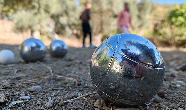 Ula'nın kırsal mahallelerinde Bocce sporuna büyük ilgi