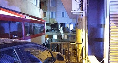 Ümraniye'de korkutan patlama: Evin duvarı yıkıldı