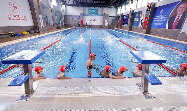 Ümraniye'de yüzme havuzlarında 5 yılda 60 bin üyeye hizmet