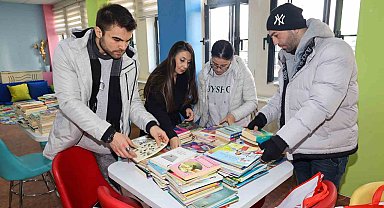 Uşak Üniversitesinden 1 ayda 1000 kitap