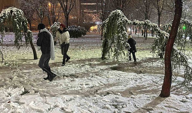 Uşaklılar karın keyfini çıkardı