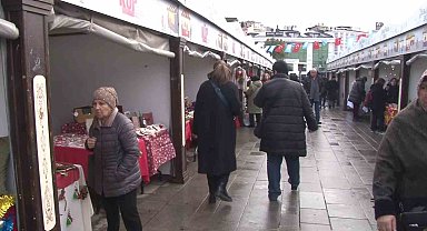Üsküdar'da kadın el emeği ürünler yılbaşı pazarında satışa çıktı
