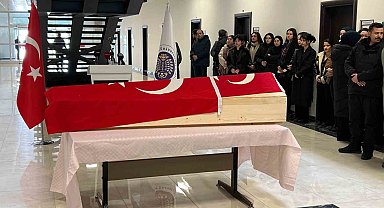 Üzerine çatıdan buz kütlesi düşen genç yaşam mücadelesini kaybetti