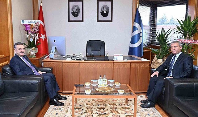Vali Aksoy'dan Anadolu Üniversite rektörüne ziyaret