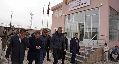 Vali Ali Çelik, Derecik'te kamu yatırımlarını inceledi