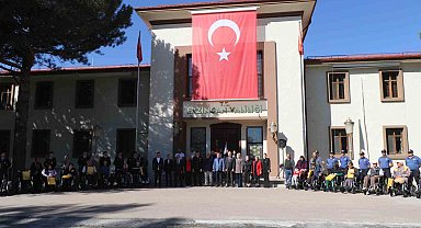 Vali Aydoğdu: "Engelli bireyler sadece destek bekleyen insanlar değil, tam aksine, onlara fırsat verildiğinde bu ülkenin kalkınmasına katkı sağlayanlardır"