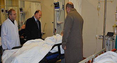 Vali Dallı, feci kazada yaralanan vatandaşları ziyaret etti