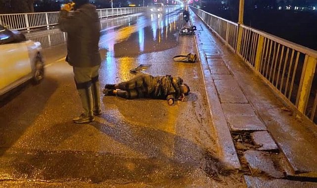 Vicdansız sürücü çarptığı kadın ve adamı ölüme terk etti