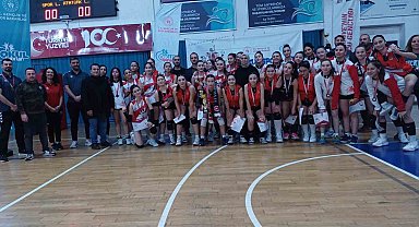 Voleybolda şampiyon Düzce Spor Lisesi oldu
