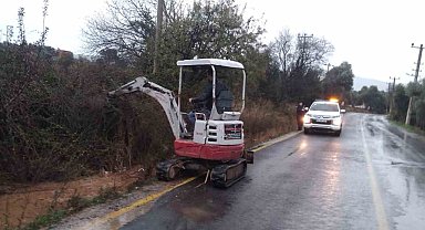 Yağmur nöbetindeki ekiplerden anlık müdahaleler