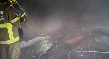 Yangında mahsur kalan 2 çocuk itfaiye ekiplerince kurtarıldı