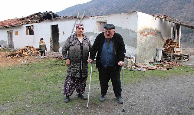 Yaşlı çift kış günü evsiz kaldı: "Sadece sırtımdaki ceket kaldı"