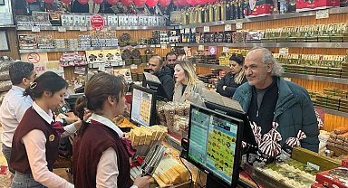 Yeni yıl öncesi kuruyemişçilerde yoğunluk yaşandı