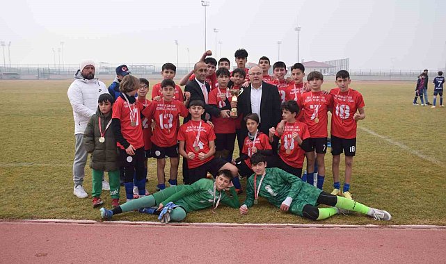 Yıldız Erkek Futbol Müsabakaları sona erdi