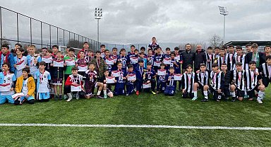 Yıldız futbolda şampiyon Hürriyet Ortaokulu