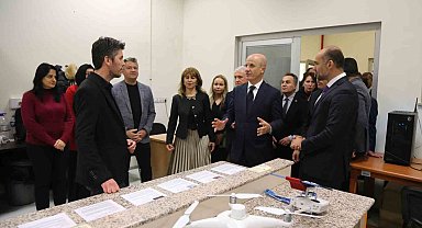 YÖK Başkanı Özvar, Bilimsel Teknik Uygulama ve Araştırma Merkezi'ndeki çalışmaları inceledi