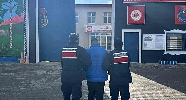 Yol keserek yağma yapan şahsı jandarma yakaladı