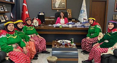 Yörük kadınlarından Başkan Tekin'e ziyaret