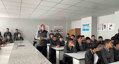 Yüksekova öğrenciler tarım konusunda bilgilendirildi