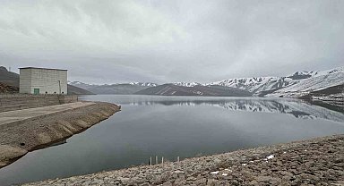 Yüksekova'da kuraklık alarmı: Barajda su seviyesi 20 metreye kadar düştü