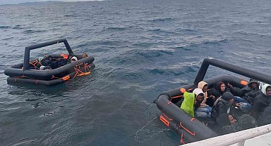 Yunanistan unsurları tarafından geri itilen 62 düzensiz göçmen Ayvalık açıklarında kurtarıldı