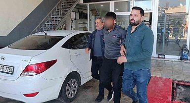 24 yıl kesinleşmiş hapis cezasıyla aranan firari polisten kaçarken kaza yapınca yakalandı