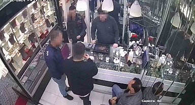 'Define bulduk' mizanseniyle dolandırdılar