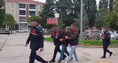 'Gizli servistenim' yalanıyla 1 milyon dolandıran sahte komiser İstanbul'daki lüks rezidansta yakalandı