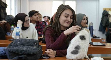 'Labne' fakültede öğrencilerle derslere giriyor