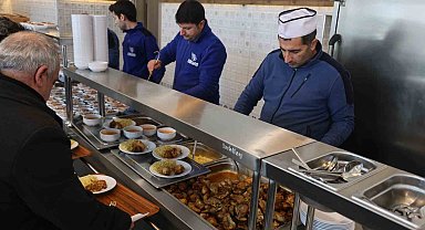4 çeşit yemeğin 50 lira olduğu 'Şehir Lokantasına' vatandaşlardan tam not