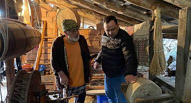 40 yıldır biriktirdiği eşyaları müzeye dönüştürdüğü evinde sergiliyor