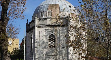 458 yıllık Gazi Kara Ahmet Paşa Külliyesi'nin kurşunları döküldü, sebilini inşaat firması kullanıyor