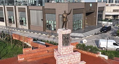 64 yıllık Atatürk Heykeli kalıcı yerine kavuştu