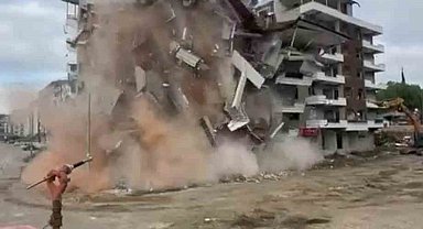7 katlı binanın korna sesiyle yerle bir olduğu anlar kamerada