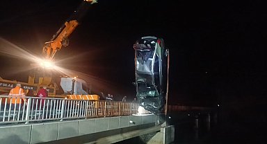 Adana'da baraja düşen otomobil sürücünün cansız bedenine ulaşıldı