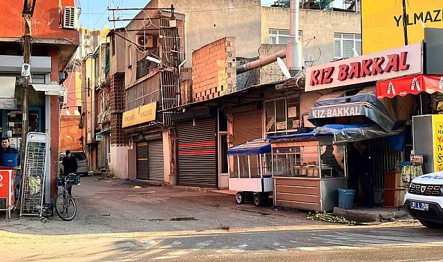 Adana'da sokak ortasında husumetli kavgası: 1 ölü, 1 yaralı