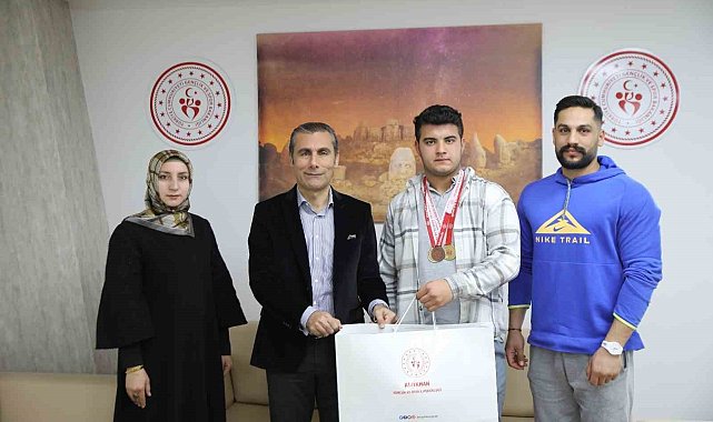 Adıyamanlı halterci Türkiye 3'sü oldu