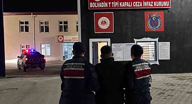 Afyonkarahisar'da kaçak şahıs yakalandı