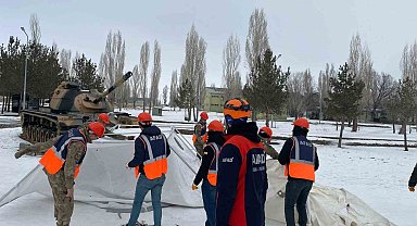 Ağrı'da "Çadır Kurma Eğitimi" verildi