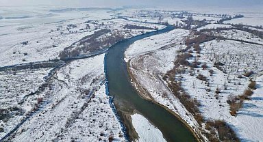 Ağrı'nın karla kaplı menderesleri göz kamaştırıyor