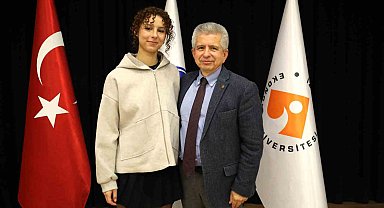 Ailesi 'kendisini korumayı öğrenir' düşüncesiyle spora başlattı, şampiyon oldu