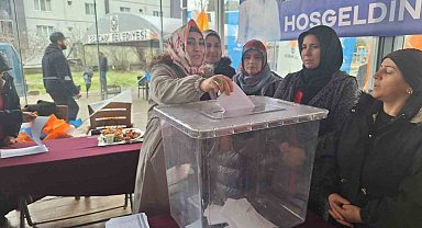 AK Parti Selendi Kadın Kolları Kongresi bayram havasında geçti