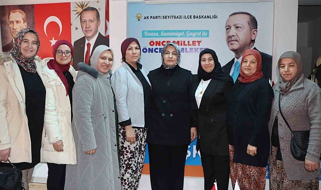 AK Parti Seyitgazi Kadın Kolları'nda devir teslim töreni