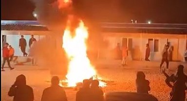 Akkuyu NGS çalışanları, barınma ve beslenme şartlarını protesto etti