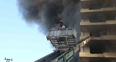 Alanya'da 12 katlı inşaattaki yangına 23 itfaiye aracı ve 100'ün üzerinde personel müdahale etti