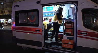 Alanya'da motosikletin çarptığı yaya yaralandı
