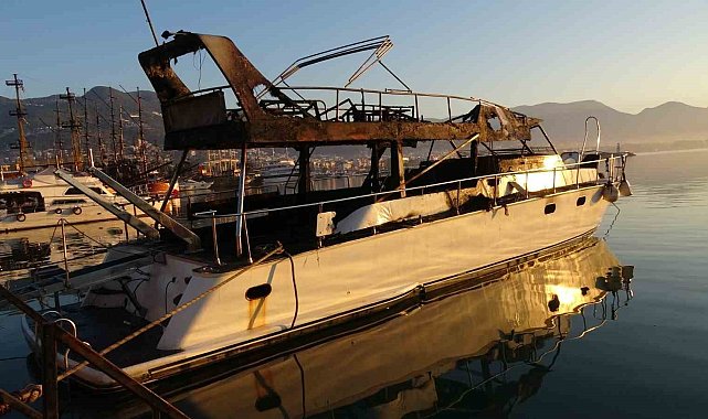 Alanya'da teknede çıkan yangının boyutu gün ağarınca ortaya çıktı