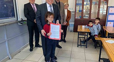 Alaşehir'de 17 bin 246 öğrenci karne heyecanı yaşadı