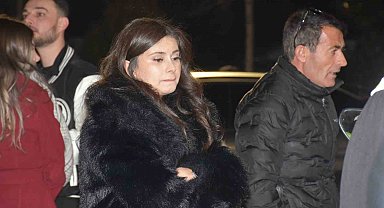 Alkollü araç kullanıp kazaya karışan kadın herkese tepki gösterdi