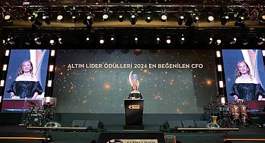 Altın Liderler Ödül Töreni'nde 'Türkiye'nin En Beğenilen Finans Liderleri' ödüllerini aldı